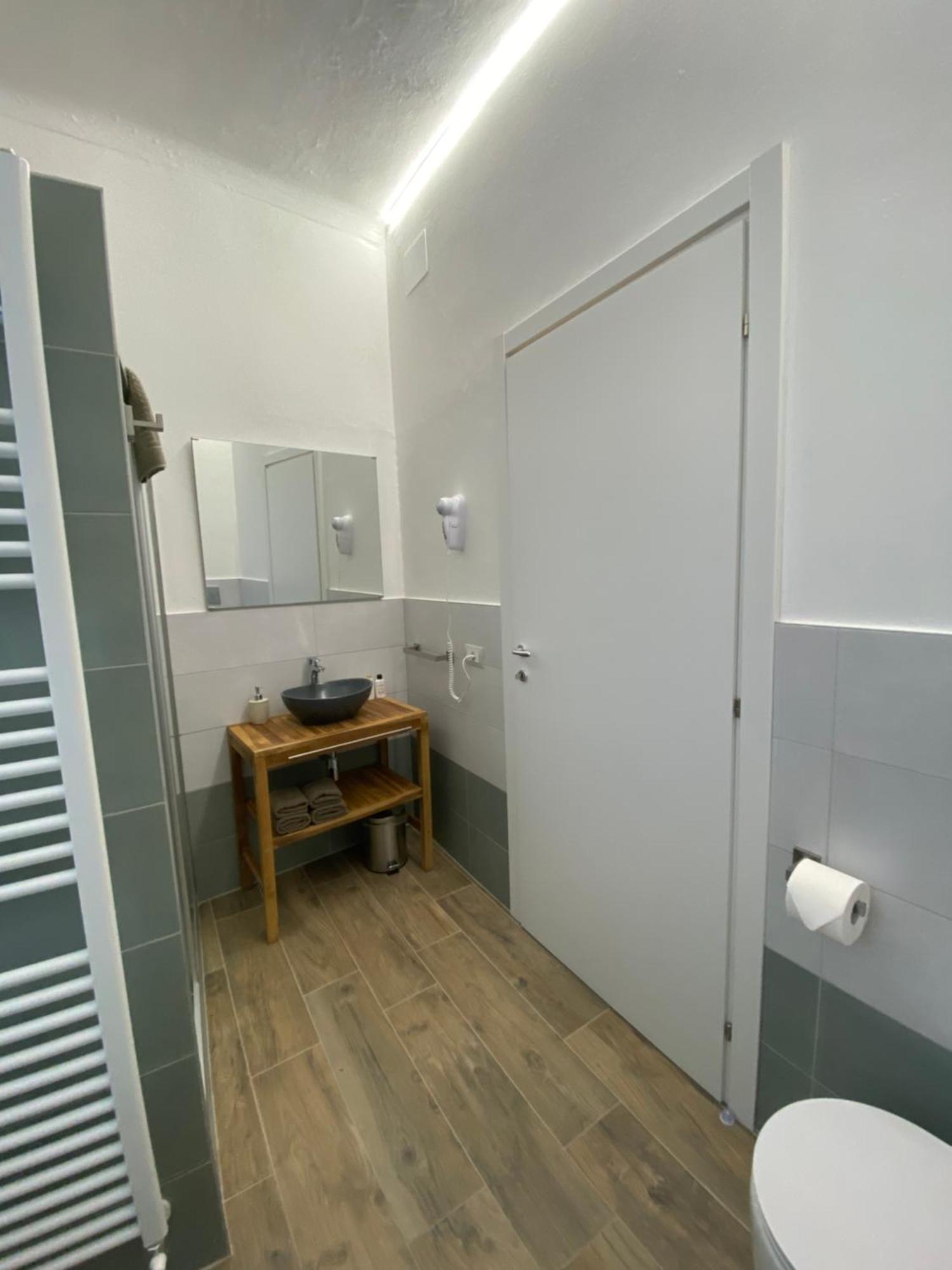 La Casa Nel Vicolo Camera 2 卡萨莱蒙费拉托 外观 照片